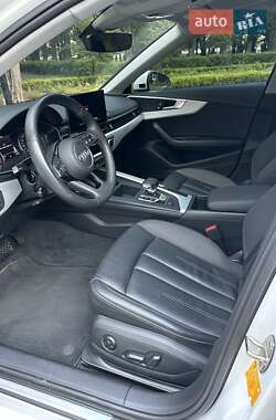 Седан Audi A4 2019 в 