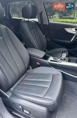 Седан Audi A4 2019 в 