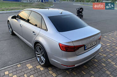 Седан Audi A4 2015 в 