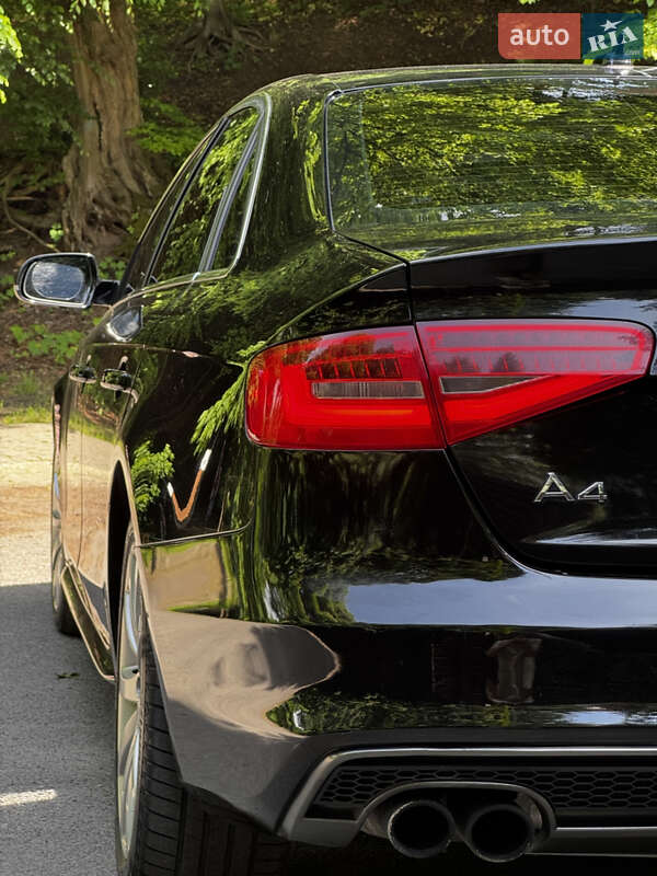 Седан Audi A4 2013 в Львове