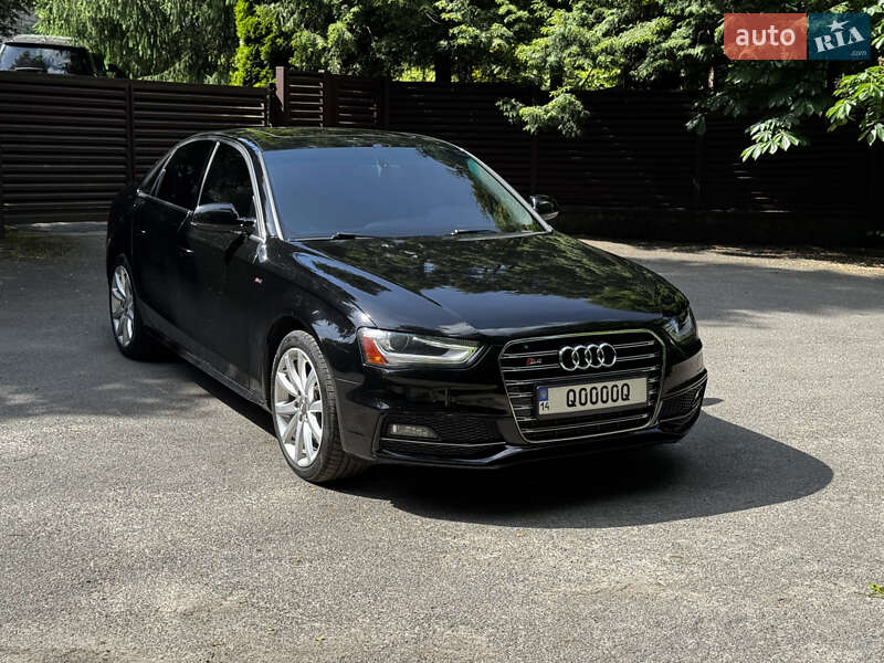 Седан Audi A4 2013 в Львове