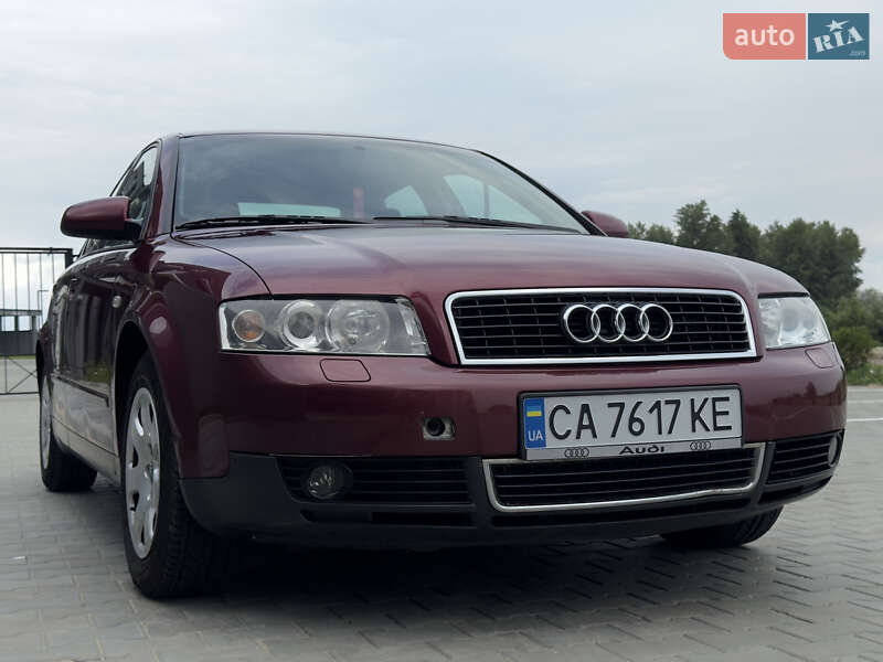 Седан Audi A4 2001 в 