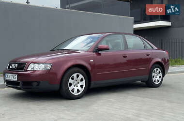 Седан Audi A4 2001 в 