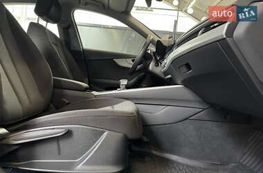 Седан Audi A4 2021 в Киеве