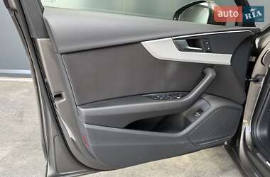 Седан Audi A4 2021 в 