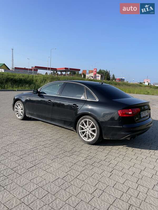 Седан Audi A4 2014 в Стрые