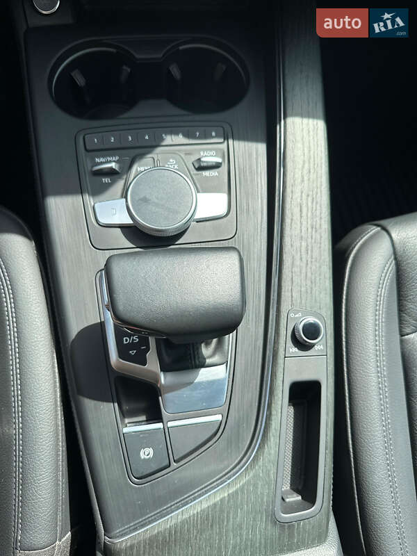 Седан Audi A4 2018 в Лубнах