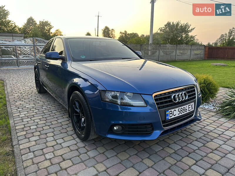 Седан Audi A4 2011 в Ивано-Франковске