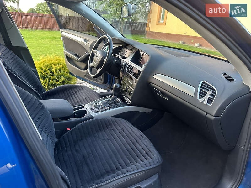 Седан Audi A4 2011 в Ивано-Франковске