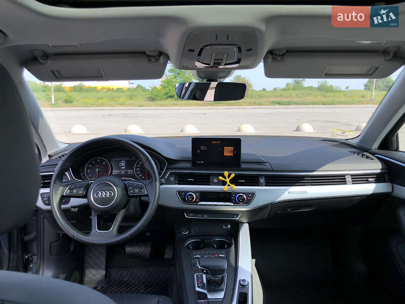 Седан Audi A4 2017 в Запорожье