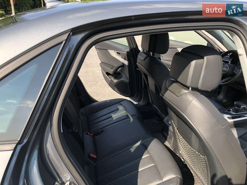 Седан Audi A4 2017 в Запорожье
