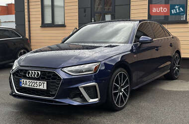 Седан Audi A4 2021 в 