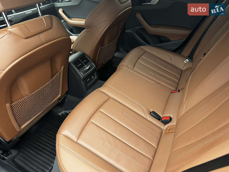 Седан Audi A4 2021 в Києві
