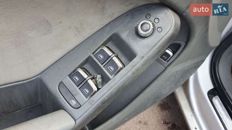 Седан Audi A4 2013 в Києві