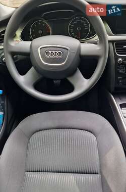 Седан Audi A4 2012 в 