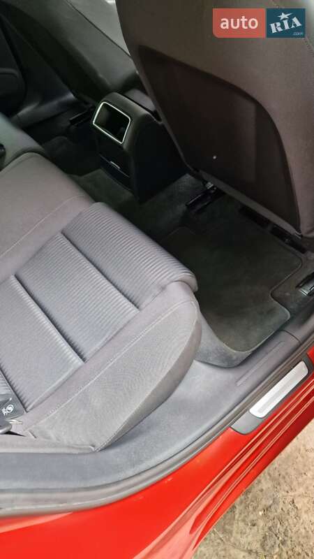 Седан Audi A4 2012 в Черновцах