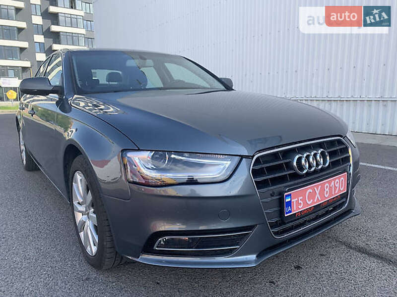 Седан Audi A4 2013 в Кролевці