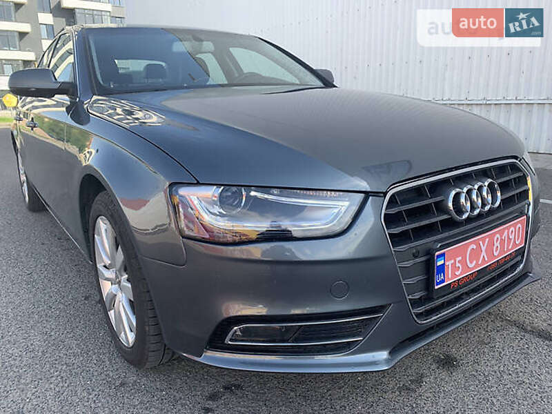 Седан Audi A4 2013 в Кролевці