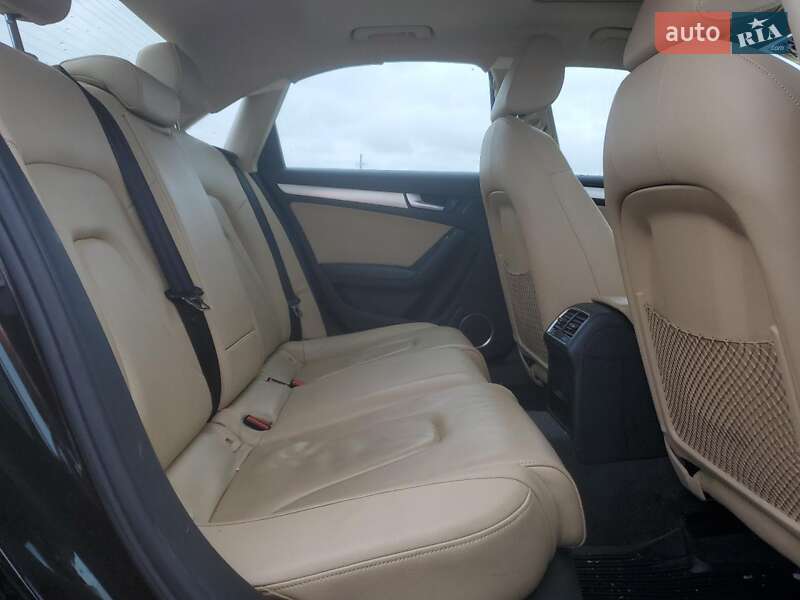 Седан Audi A4 2016 в Львові