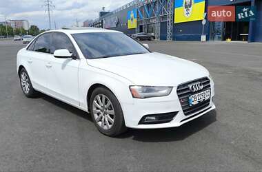 Седан Audi A4 2012 в 