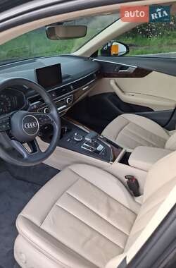Седан Audi A4 2019 в 