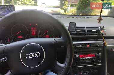 Седан Audi A4 2001 в 