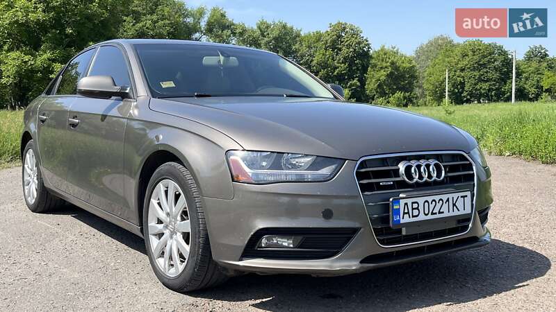 Седан Audi A4 2014 в Ямполе