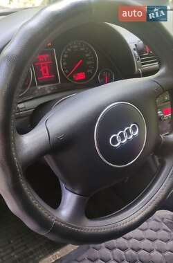 Седан Audi A4 2001 в 