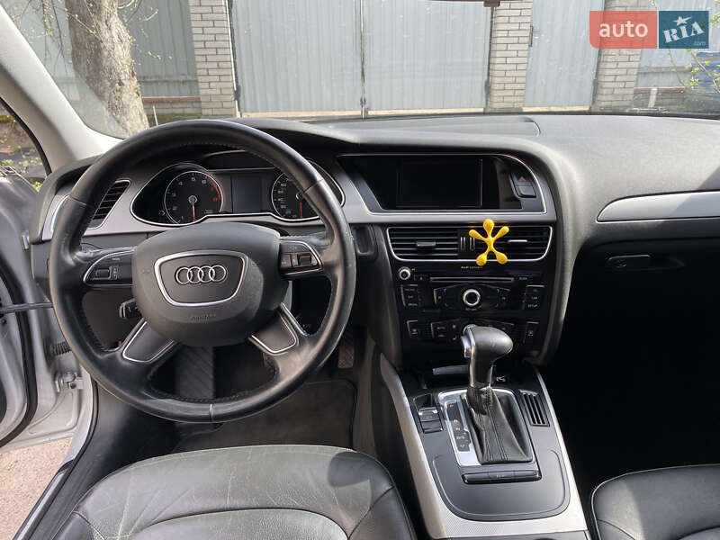 Седан Audi A4 2013 в Киеве