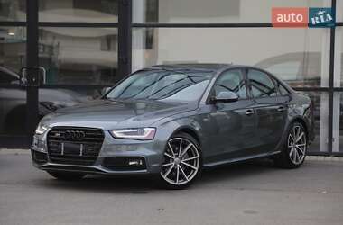 Седан Audi A4 2015 в 