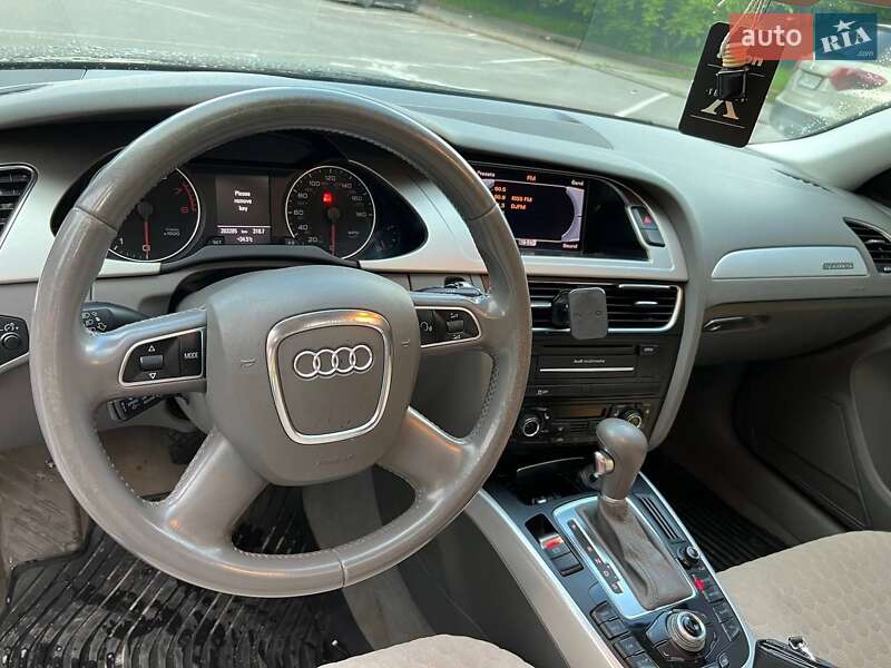 Седан Audi A4 2011 в Виннице