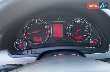Седан Audi A4 2002 в 