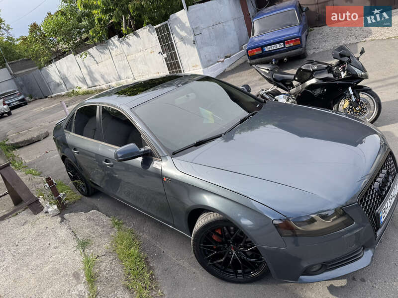 Седан Audi A4 2011 в Одессе