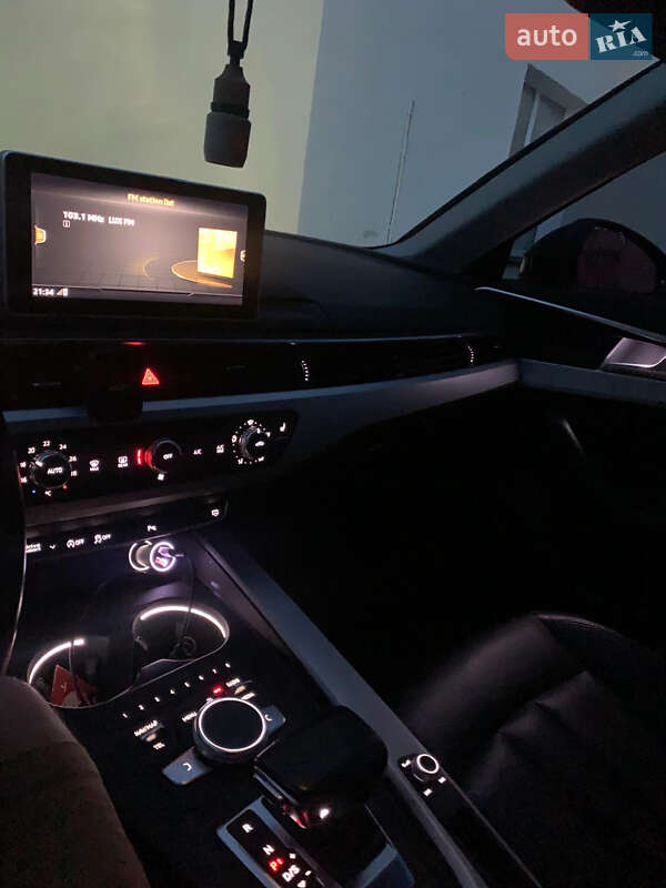 Седан Audi A4 2016 в Киеве