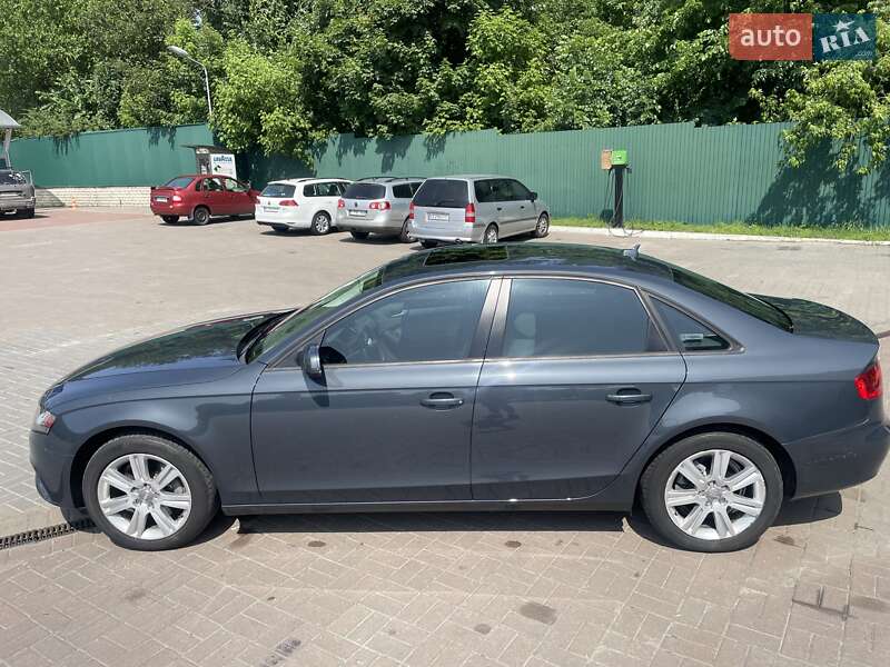 Седан Audi A4 2011 в Киеве