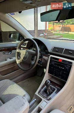 Седан Audi A4 2002 в 