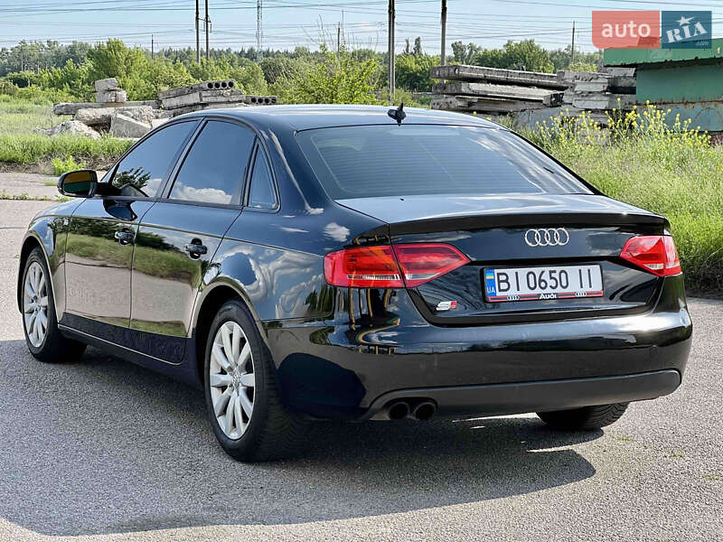 Седан Audi A4 2011 в Горішніх Плавнях
