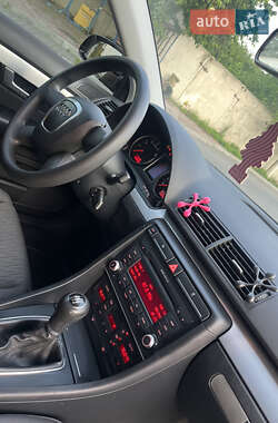 Седан Audi A4 2006 в 