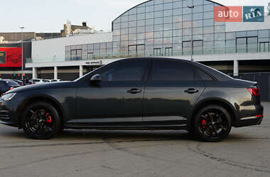 Седан Audi A4 2018 в 