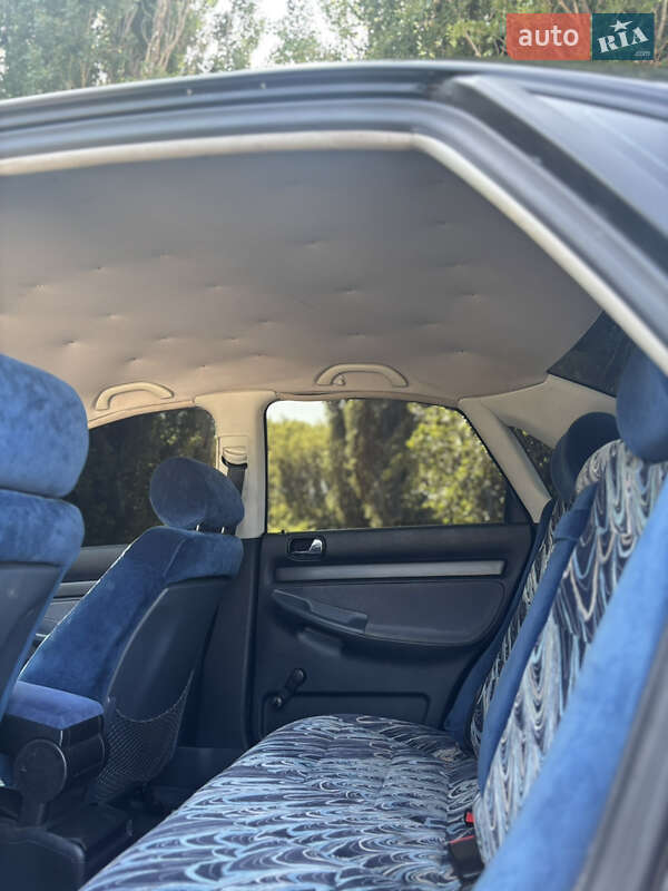 Седан Audi A4 1995 в Александрие