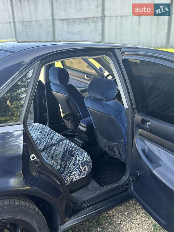 Седан Audi A4 1995 в Александрие