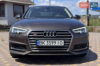 Седан Audi A4 2016 в 