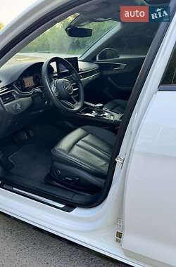 Седан Audi A4 2020 в 