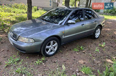 Седан Audi A4 1996 в 