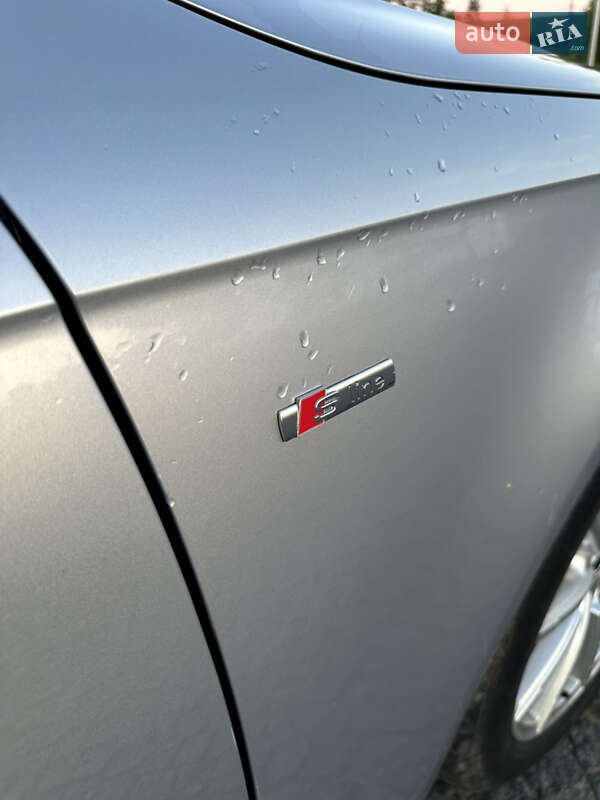 Седан Audi A4 2014 в Львові