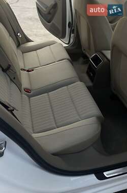 Седан Audi A4 2010 в 