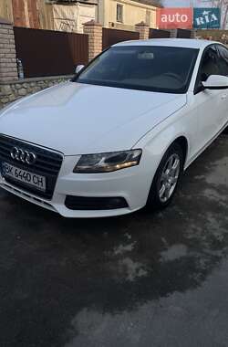 Седан Audi A4 2010 в 