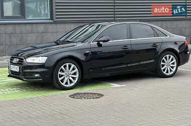 Седан Audi A4 2012 в 