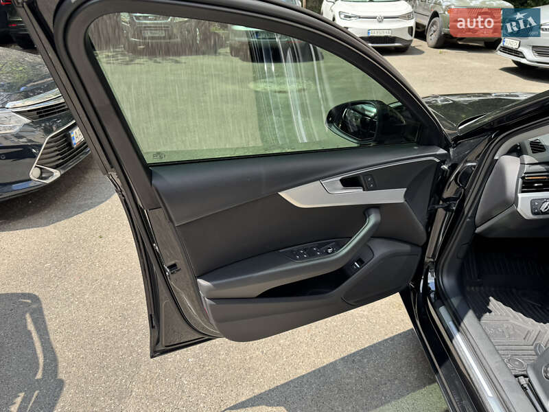 Универсал Audi A4 2016 в Киеве