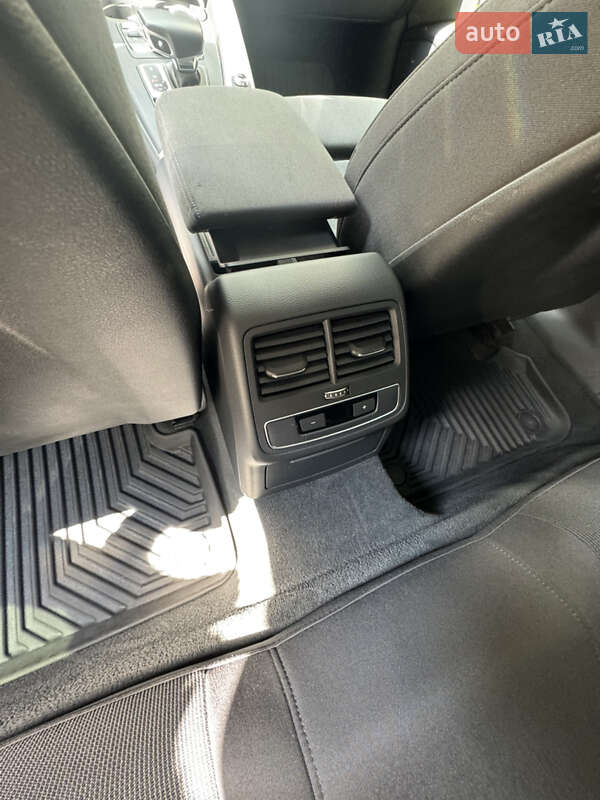 Универсал Audi A4 2016 в Киеве